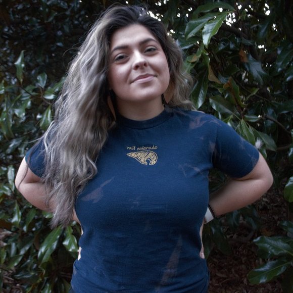 Navy Lightly Bleach Dyed Embroidered Vail Colorado T-Shirt - Picture 1 of 3